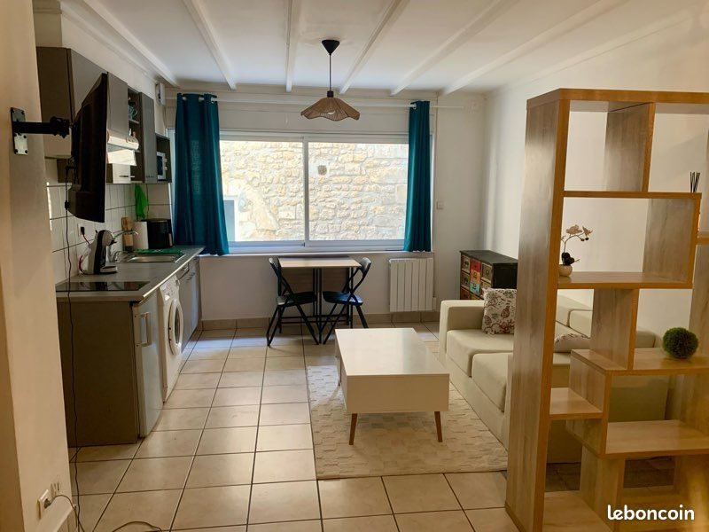 Appartement à louer, 28m², Saintes