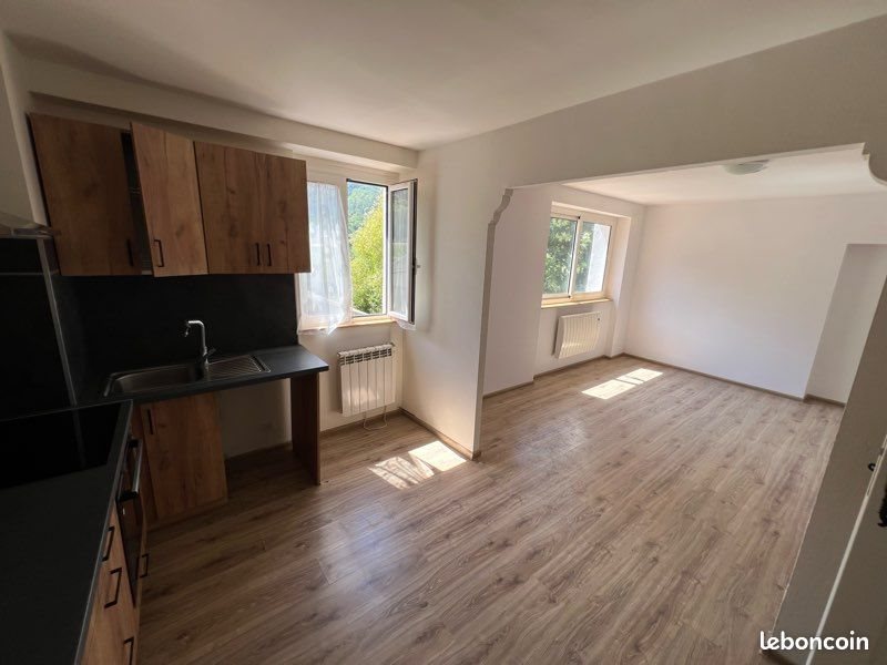 Appartement à louer, 60m², Entrevaux