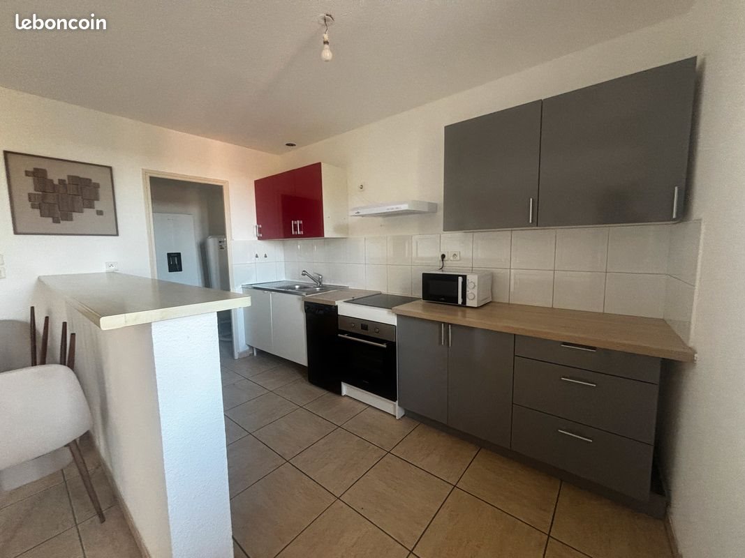 Appartement à louer, 65m², Servian