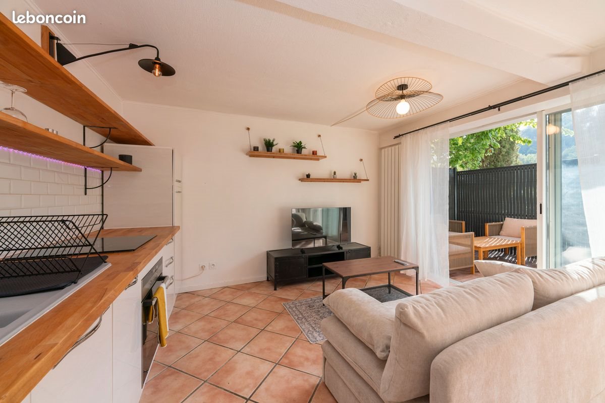 Appartement à louer, 28m², La Gaude