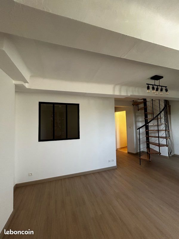 Appartement à louer, 70m², Salernes