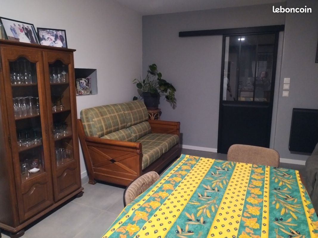 Appartement à louer, 44m², Four