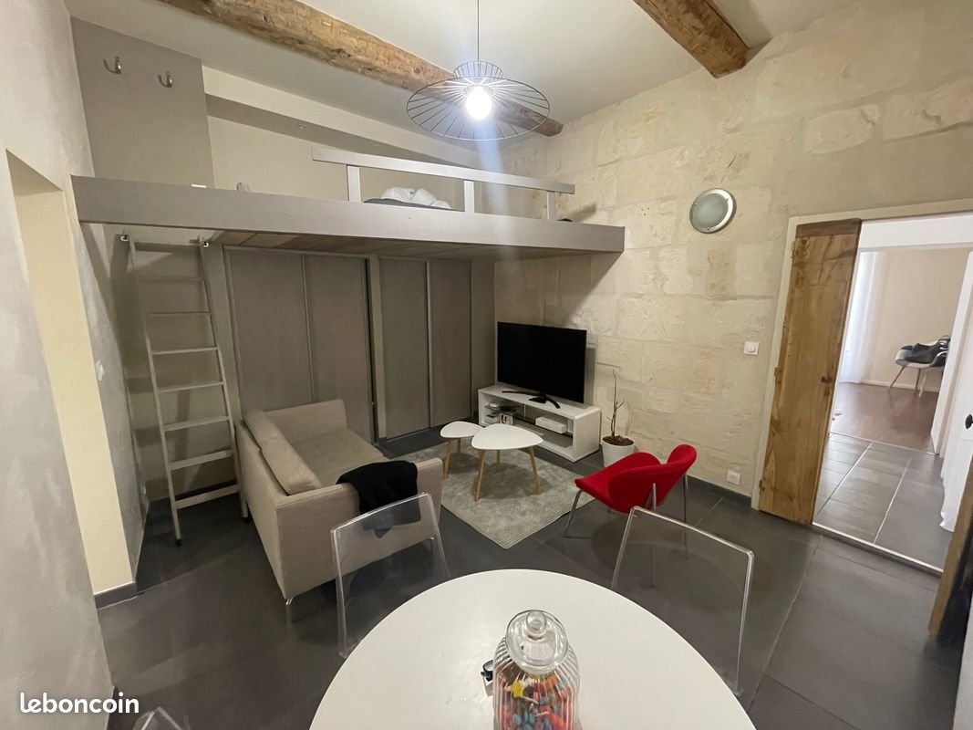 Appartement à louer, 47m², Nîmes
