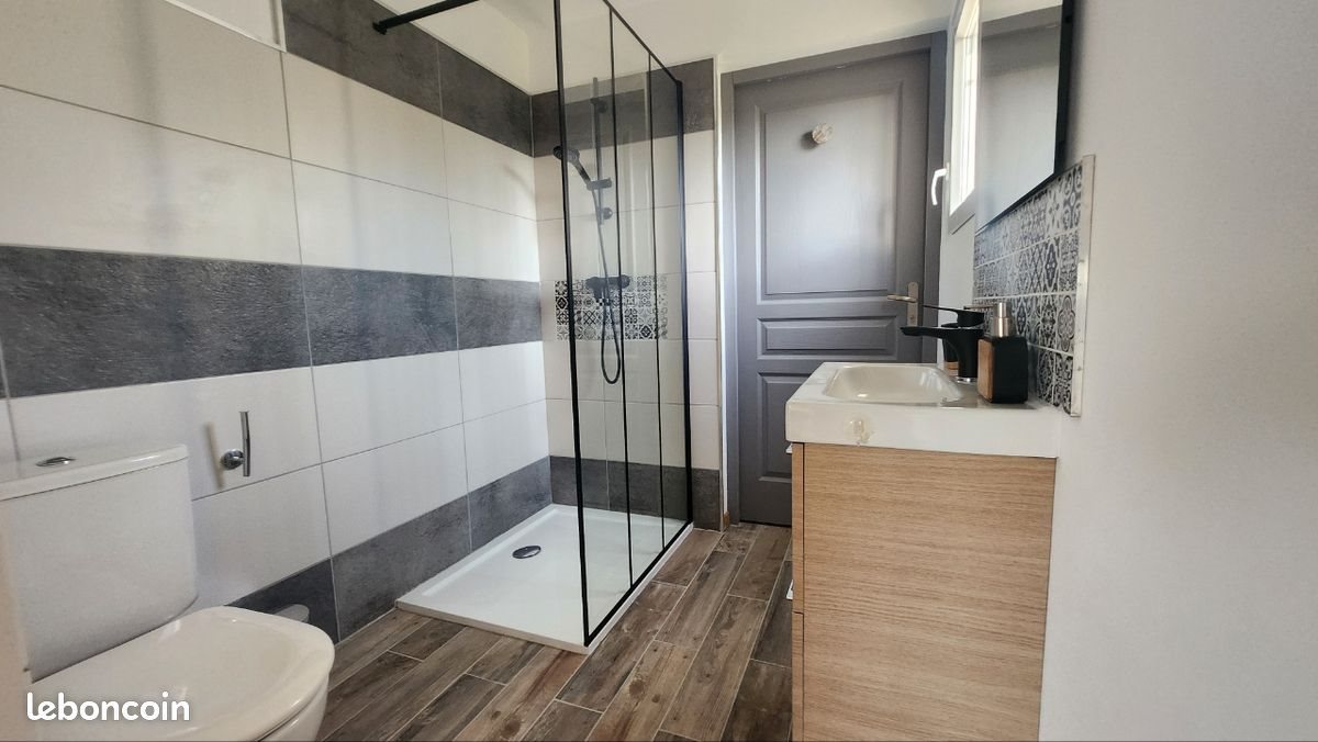 Appartement à louer, 20m², Saint-Julien-de-Peyrolas