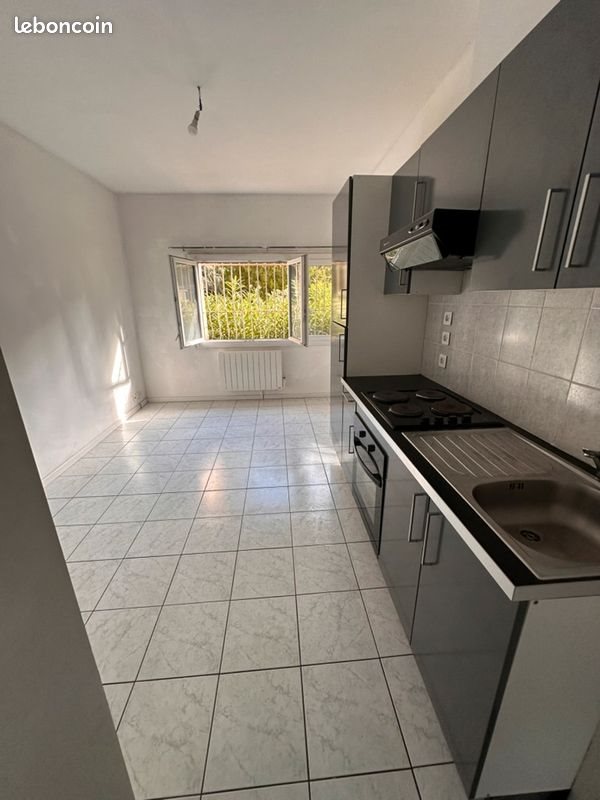 Appartement à louer, 43m², Nîmes