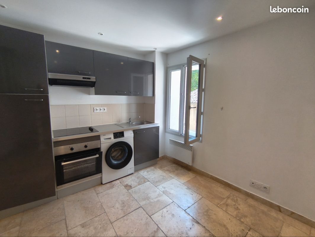 Appartement à louer, 28m², Saint-Maximin-la-Sainte-Baume