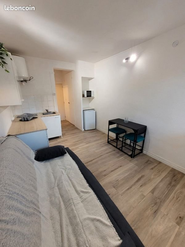 Appartement à louer, 16m², Marseille 8ème
