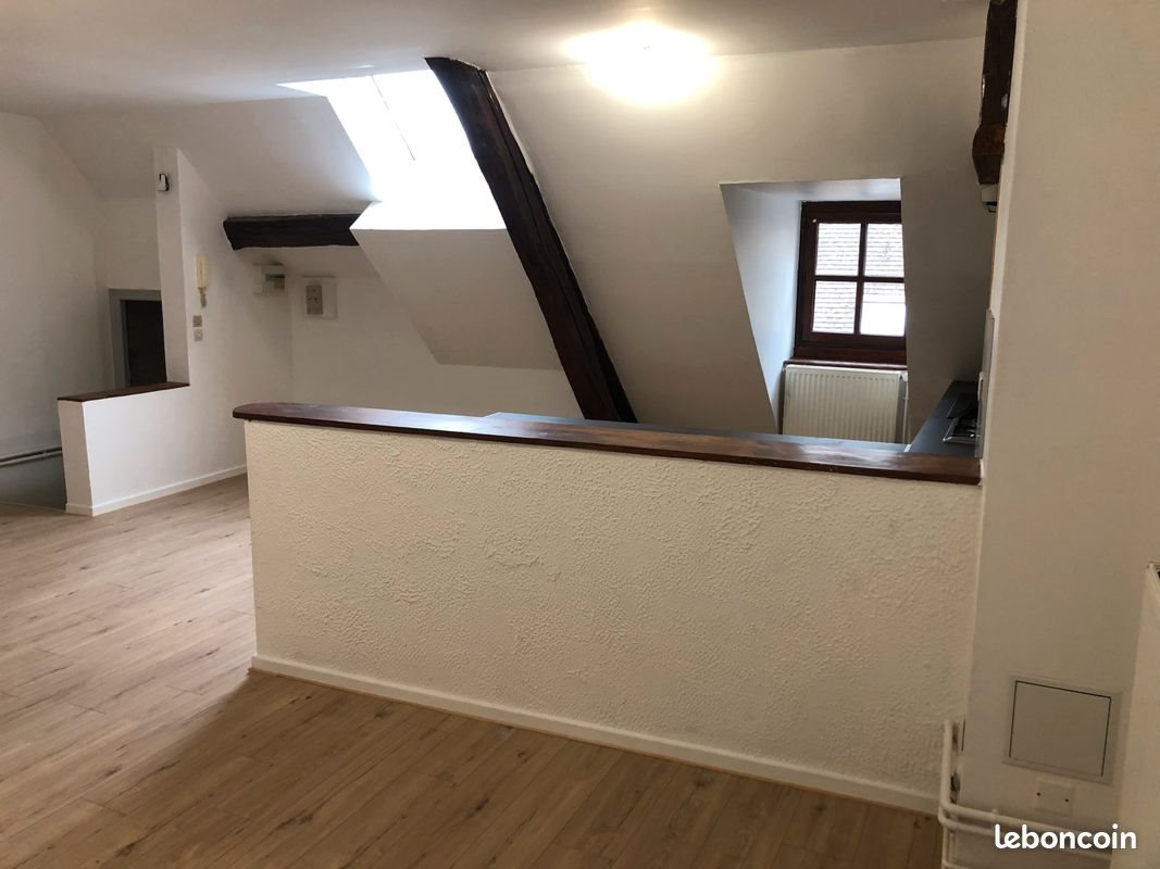 Appartement à louer, 73m², Pesmes