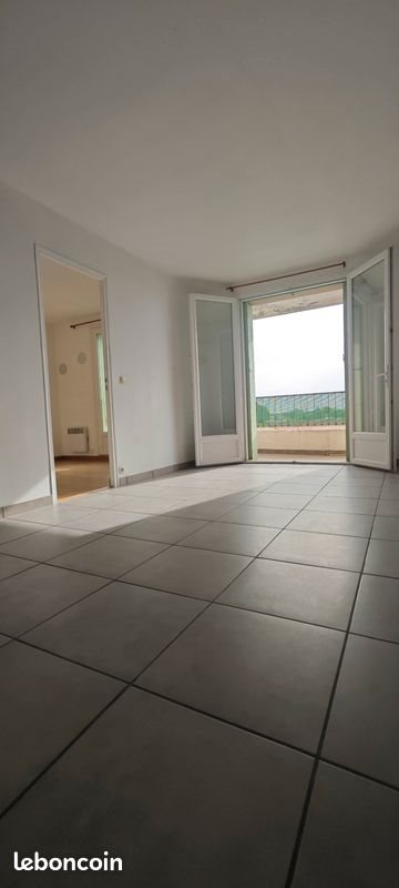 Appartement à louer, 34m², Garons