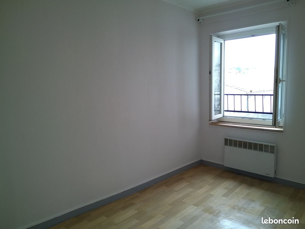 Appartement à louer, 19m², Nîmes