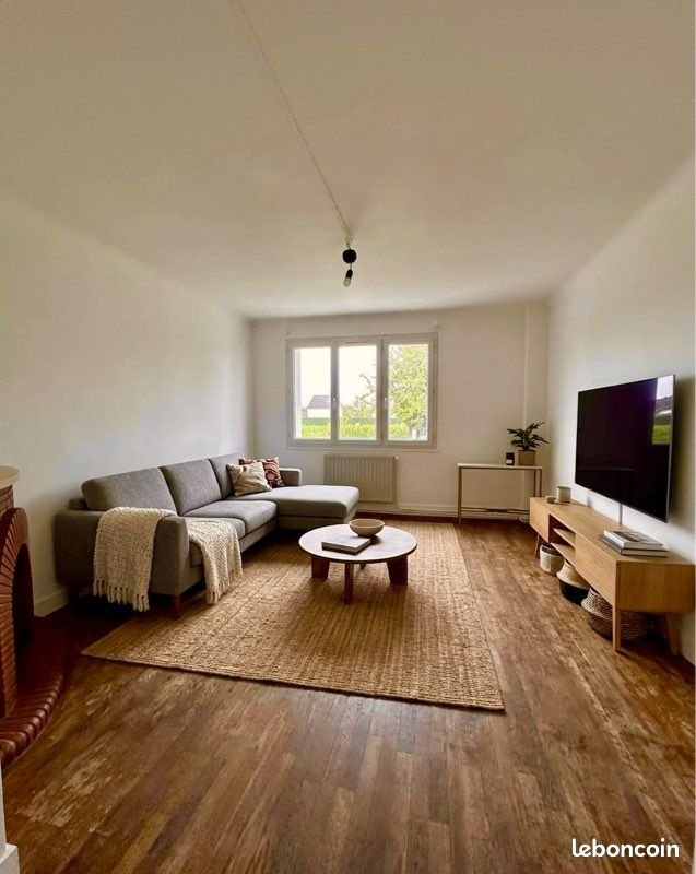 Appartement à louer, 84m², Léré