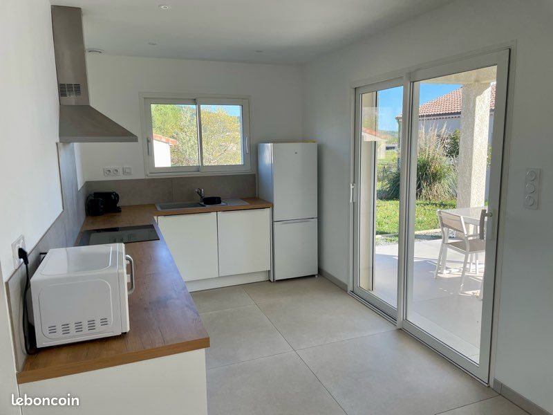 Maison à louer, 75m², Lussas