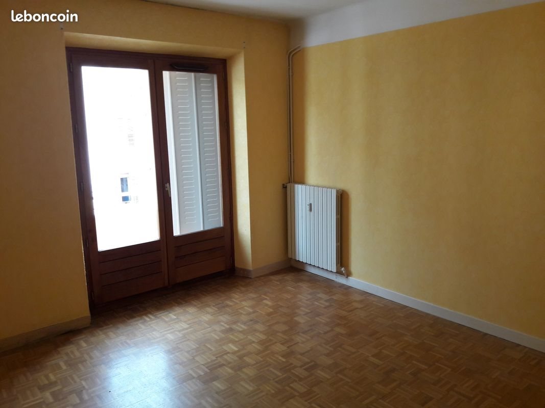 Appartement à louer, 72m², Fourneaux