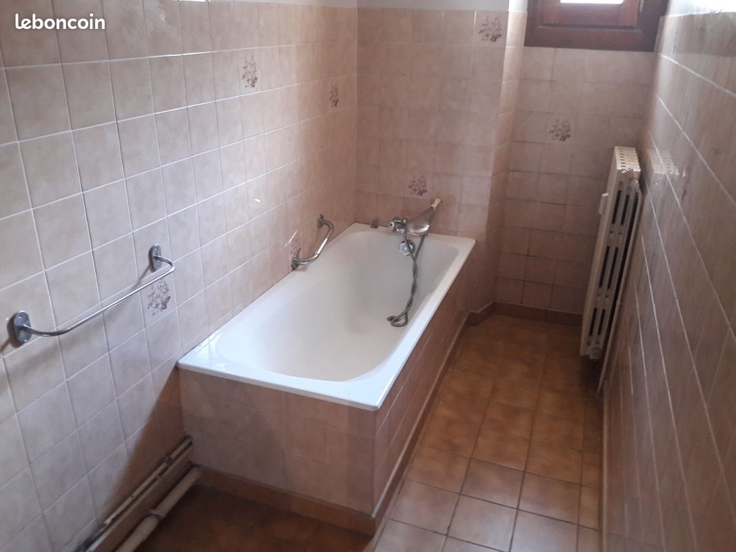 Appartement à louer, 72m², Fourneaux