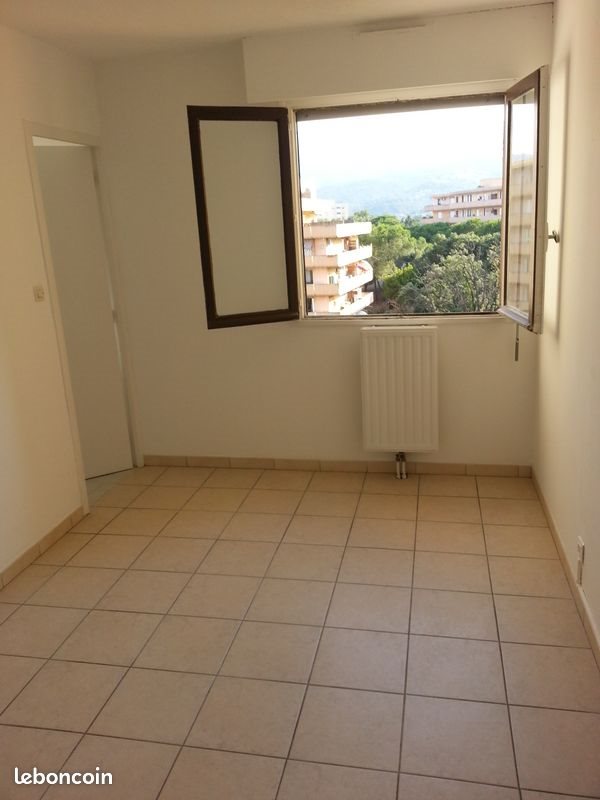 Appartement à louer, 49m², Bastia