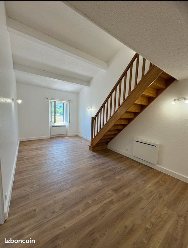Appartement à louer, 54m², Néoules