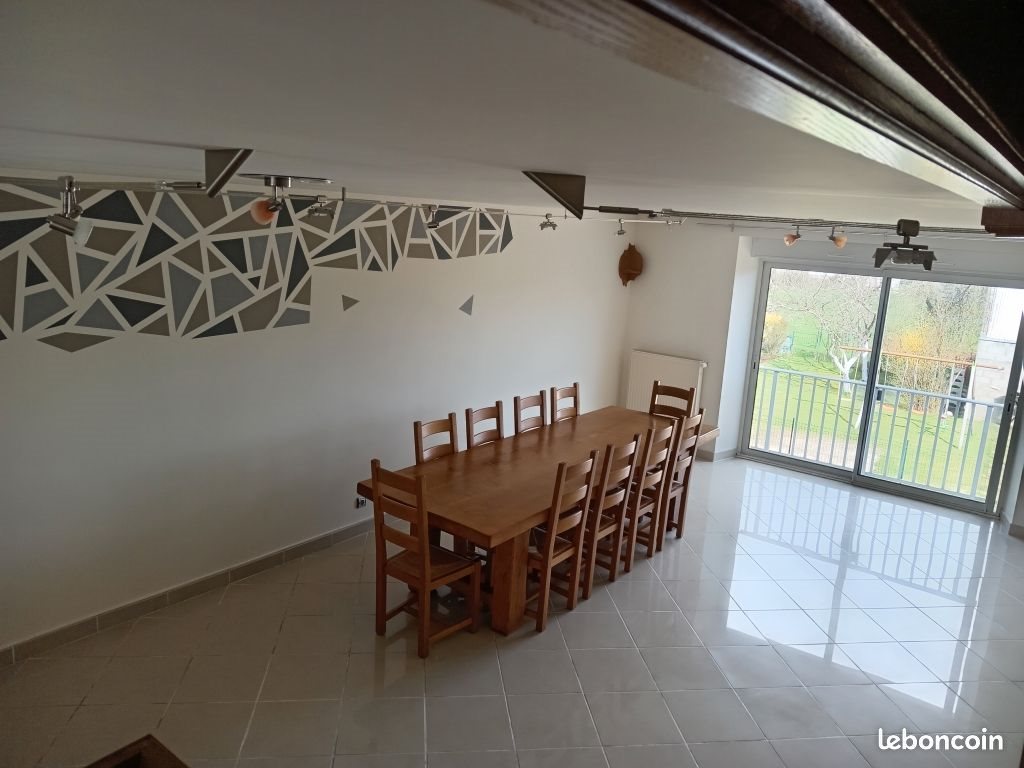 Maison à louer, 160m², Biesles