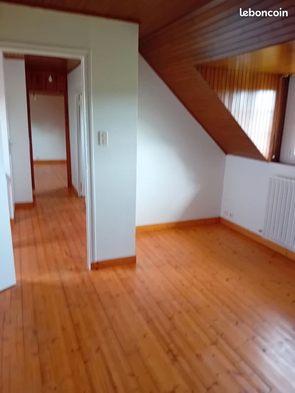 Maison à louer, 112m², Plonévez-Porzay