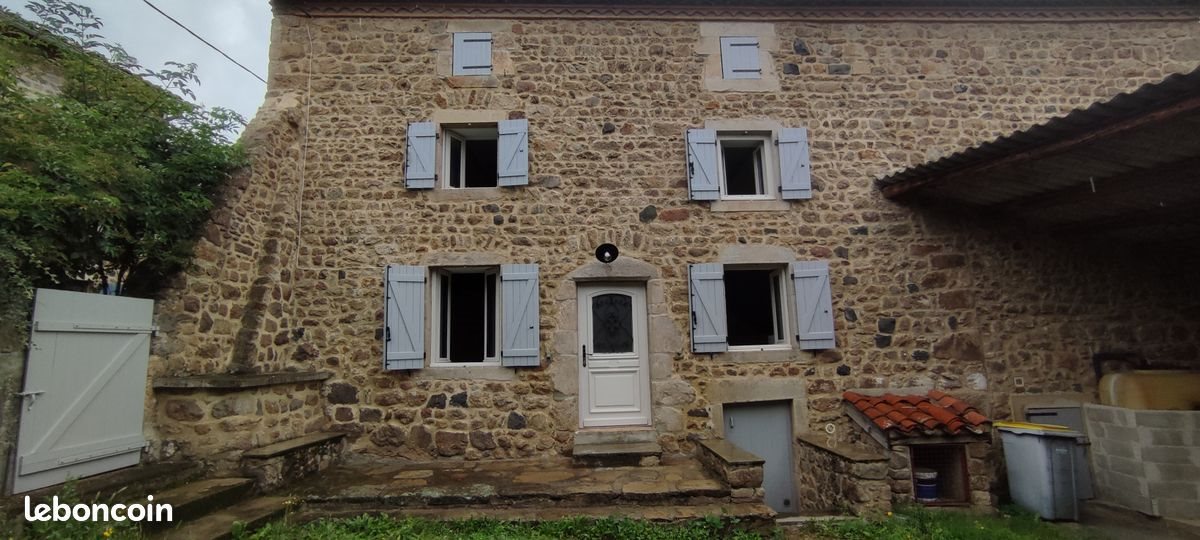 Maison à louer, 90m², Essertines-en-Châtelneuf