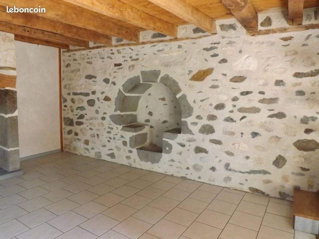 Maison à louer, 85m², Jussac