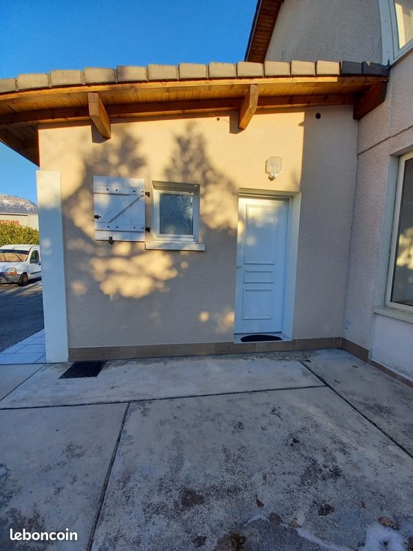 Appartement à louer, 28m², Gex
