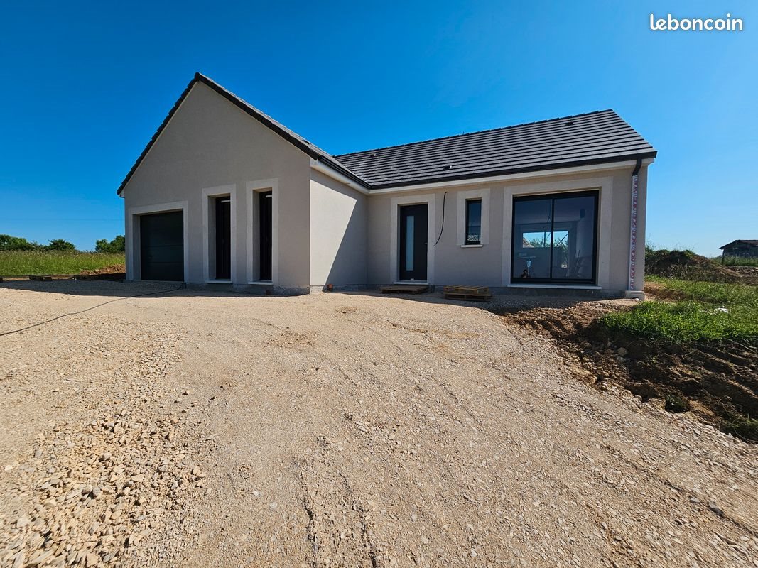 Maison à vendre, 101m², Sirod