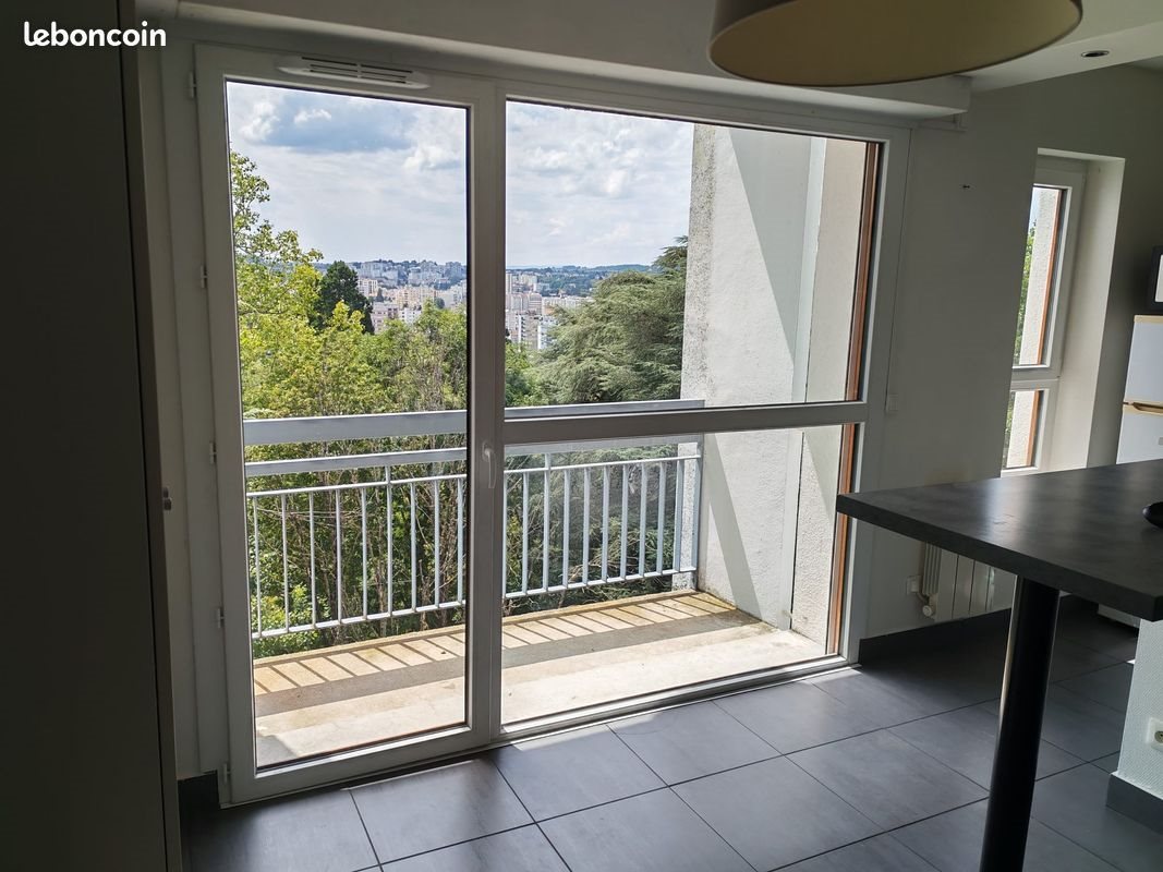 Appartement à louer, 27m², Saint-Etienne