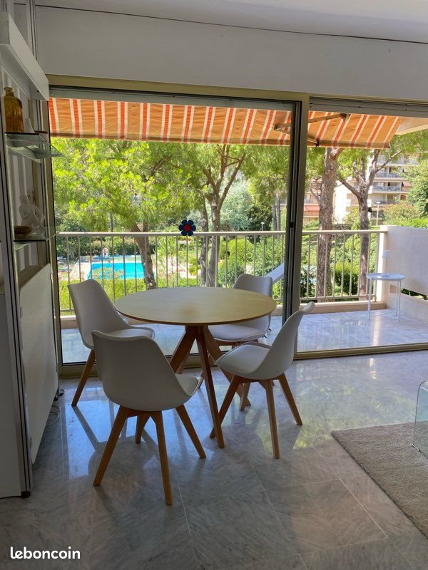 Appartement à louer, 35m², Antibes