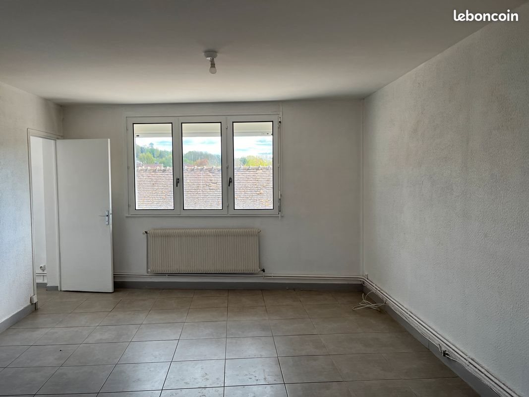 Appartement à louer, 70m², Septeuil