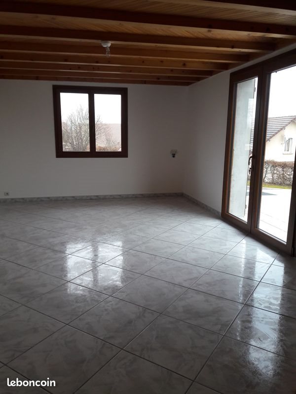 Appartement à louer, 92m², Flangebouche