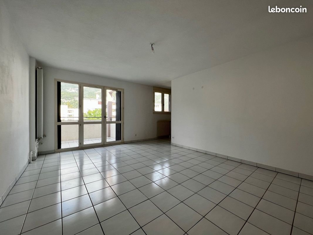 Appartement à louer, 65m², Fontaine