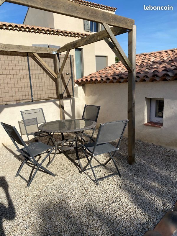 Appartement à louer, 20m², La Tour-d'Aigues