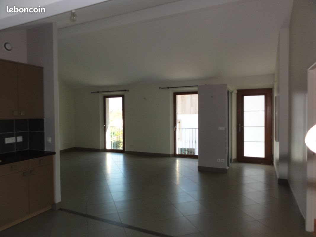 Appartement à louer, 74m², Saint-Vincent-de-Mercuze