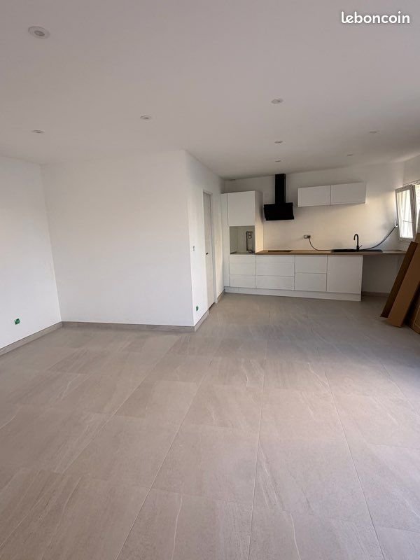 Maison à louer, 65m², Bessan