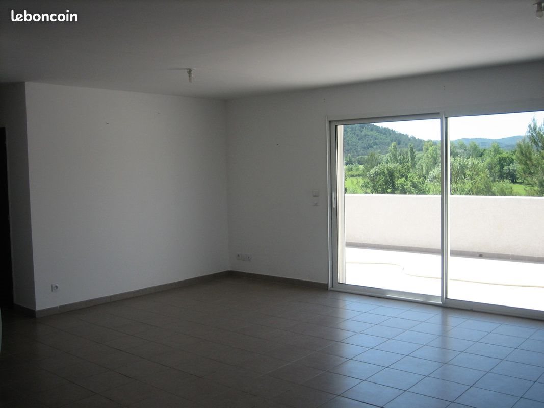 Appartement à louer, 82m², Forcalqueiret