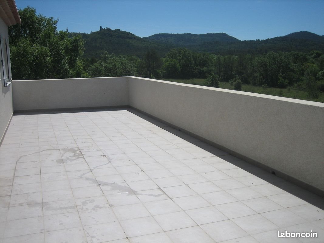 Appartement à louer, 82m², Forcalqueiret