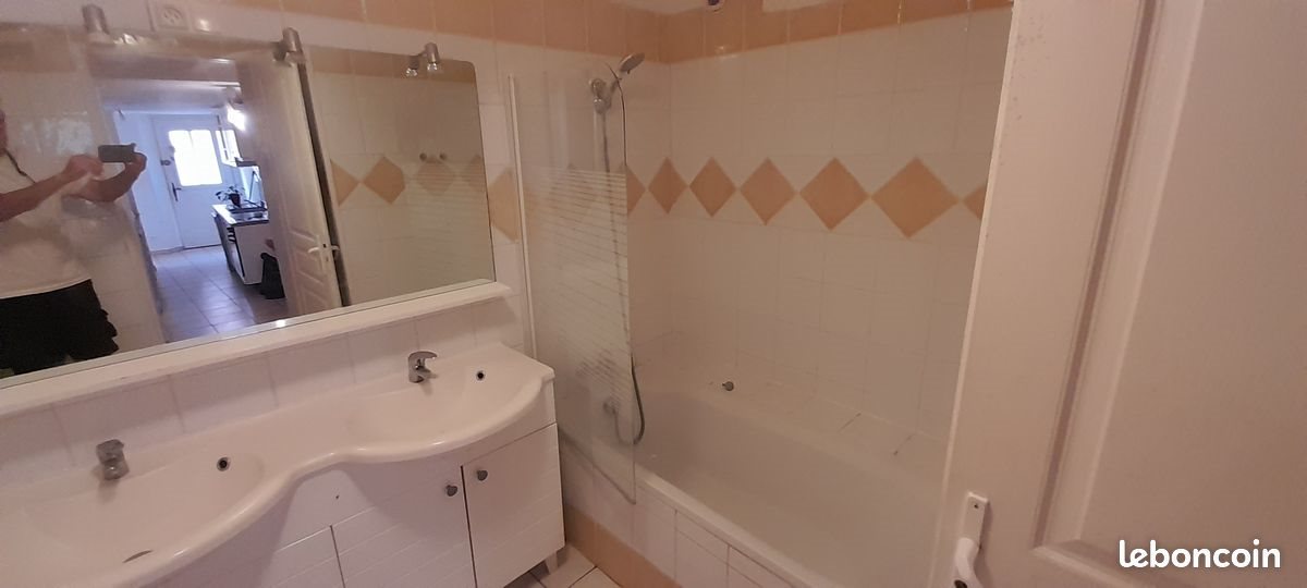 Appartement à louer, 65m², Corbières-en-Provence