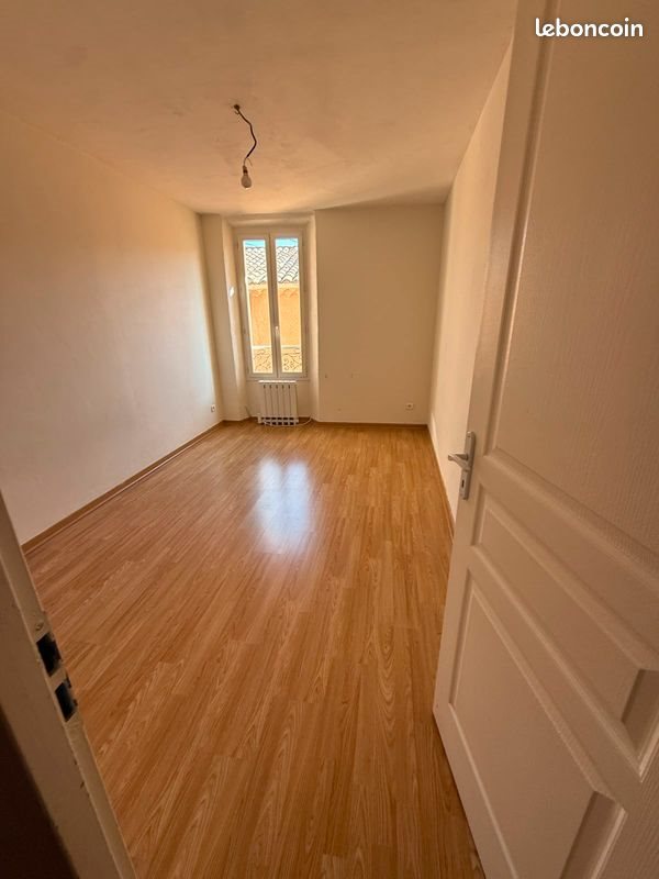 Appartement à louer, 65m², Corbières-en-Provence