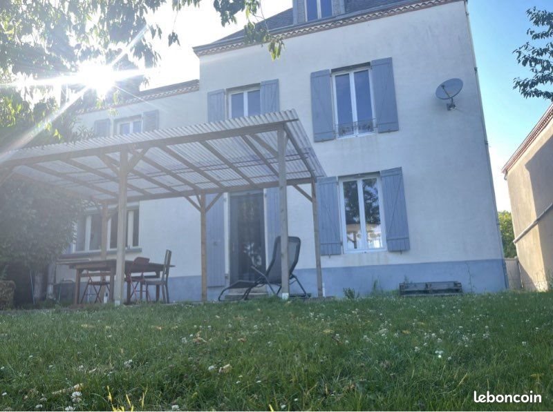 Maison à louer, 160m², Amailloux