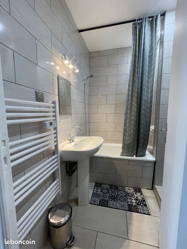 Appartement à louer, 37m², Nîmes
