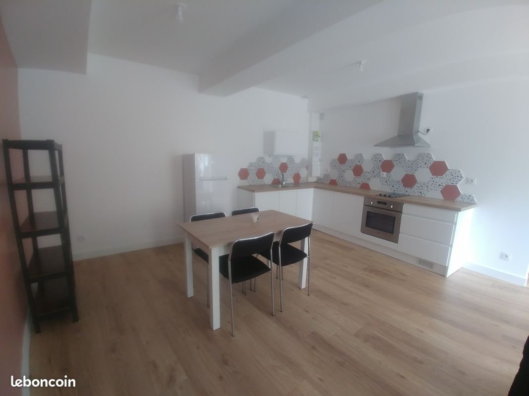 Appartement à louer, 46m², Saint-Laurent-de-Chamousset