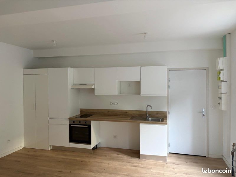 Appartement à louer, 77m², Auberives-sur-Varèze