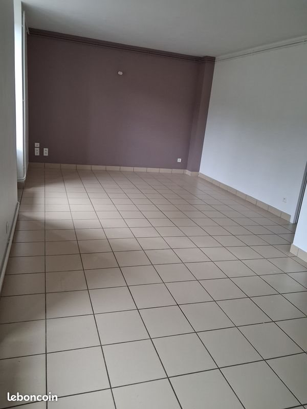 Appartement à louer, 68m², Vertolaye