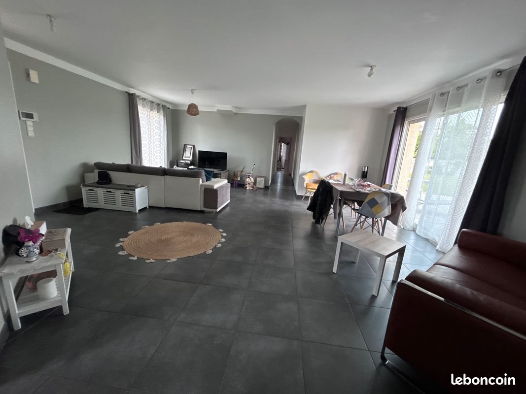 Maison à vendre, 145m², Saint-Léger-sur-Roanne