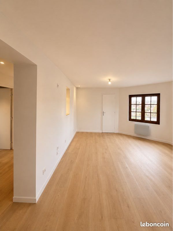Appartement à louer, 69m², Roussillon