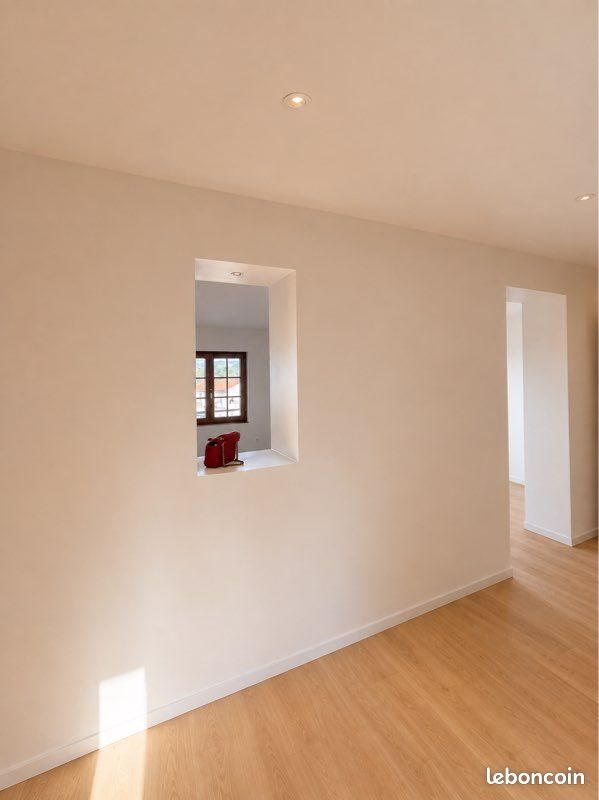 Appartement à louer, 69m², Roussillon