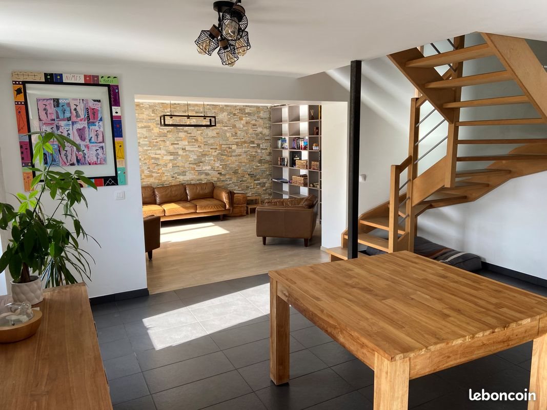 Maison à louer, 205m², Cessy