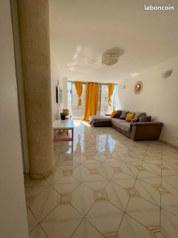 Appartement à louer, 88m², Marseille 8ème