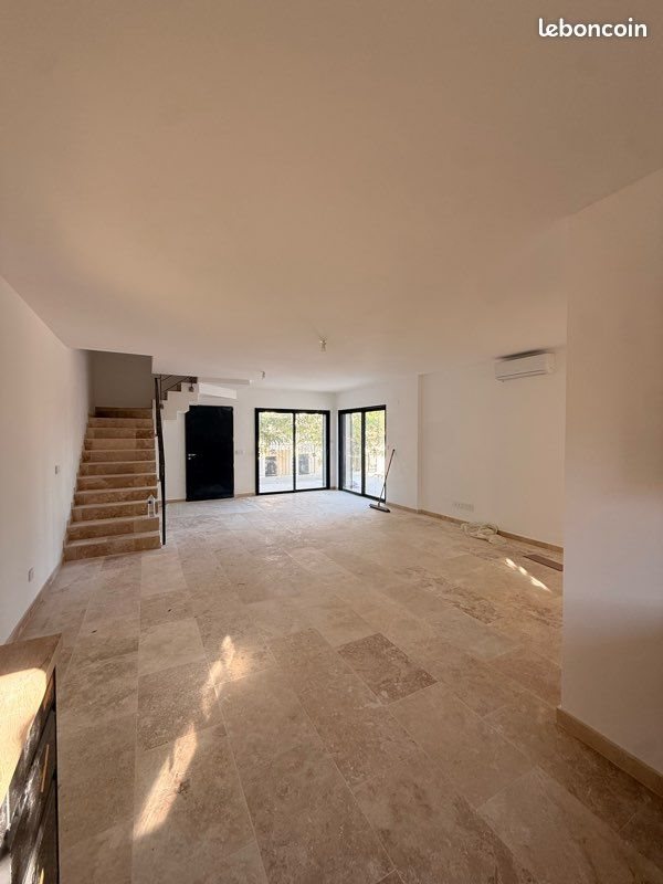 Maison à louer, 110m², Ceyreste