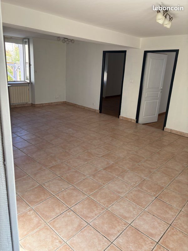 Appartement à louer, 70m², Saint-Léger-sur-Dheune